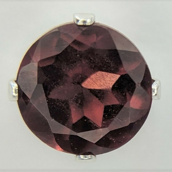 Red Garnet 5mm Silver Stud Earrings - Picture 2 of 9